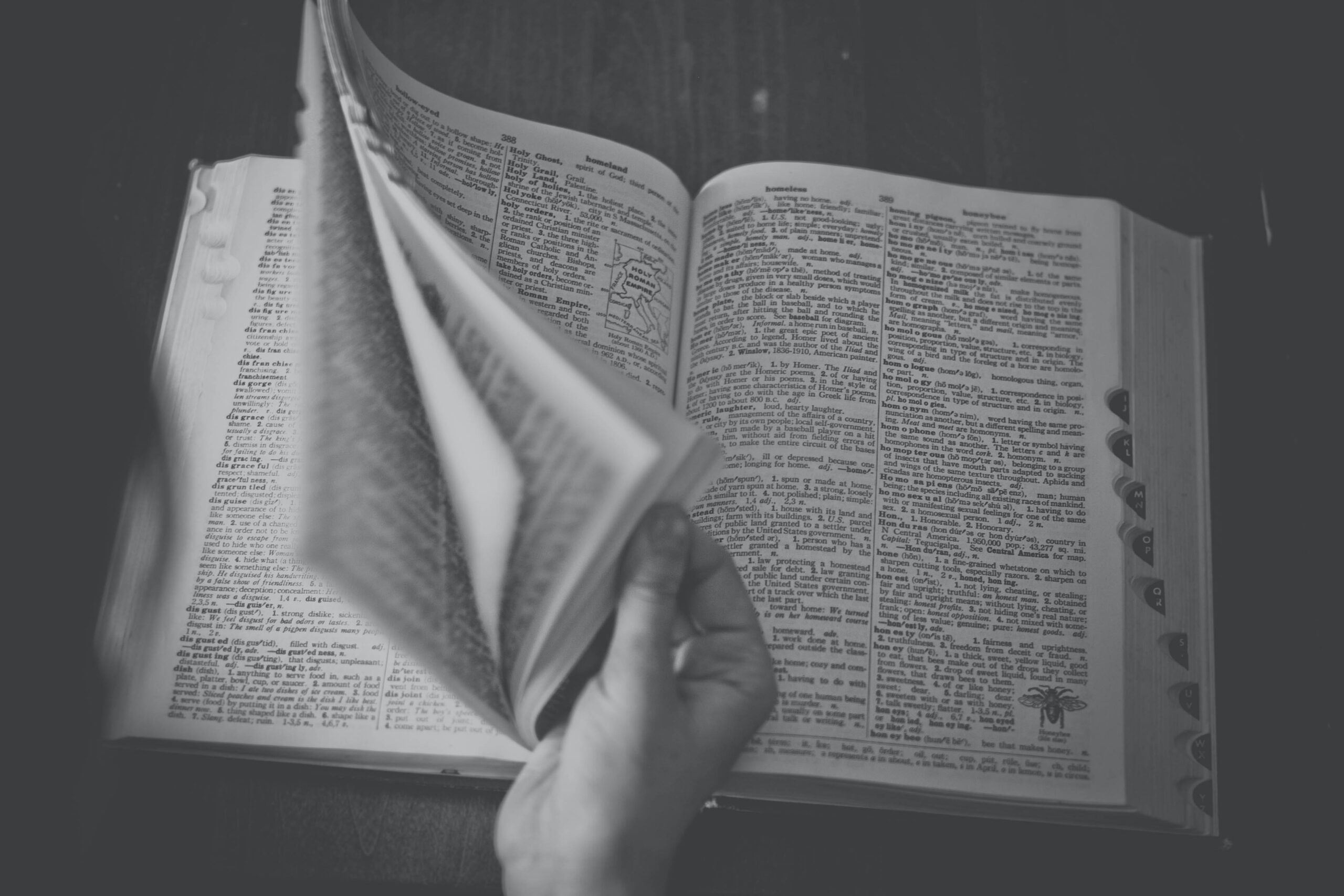 7 Layanan Terjemahan Bahasa Inggris Indonesia Paling Akurat