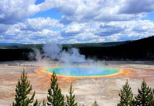 Destinasi Wisata Populer di Amerika - Yellowstone National Park